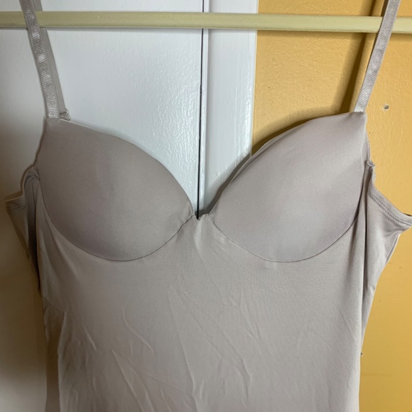 Nude stretch dress - Picture 2 of 4